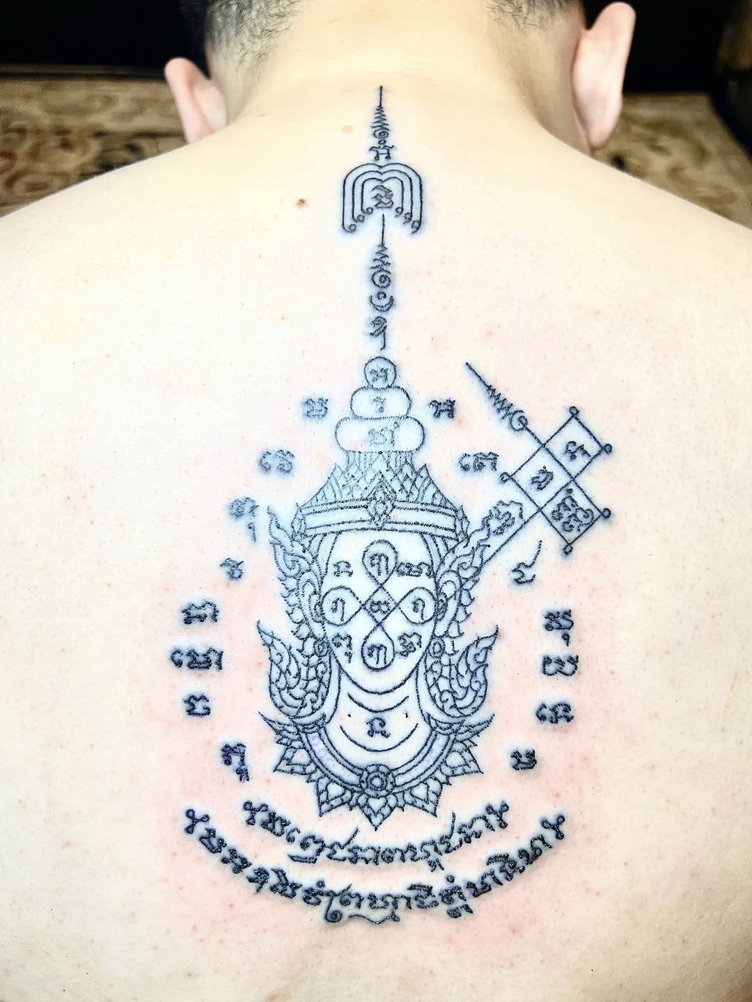 Yant Phra Lak Na Thong (ยันต์พระลักษณ์หน้าทอง)